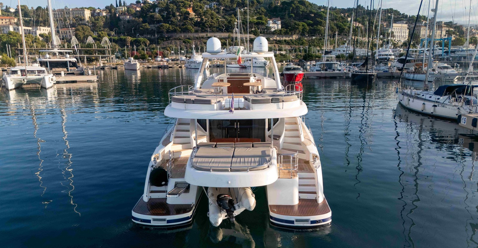 https://arconyachts.ams3.digitaloceanspaces.com/112955/conversions/large_4743022-optimize.jpg