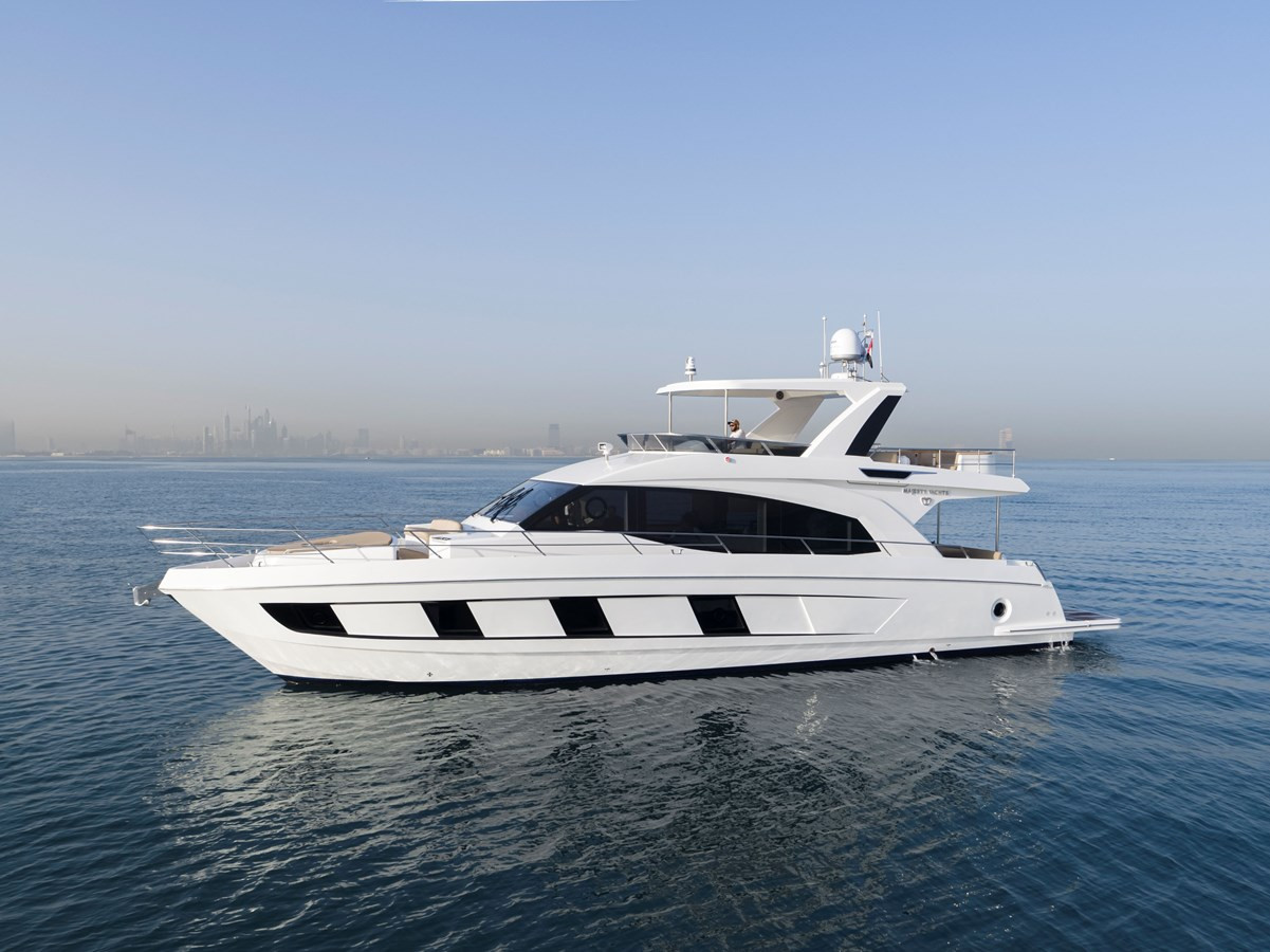 https://arconyachts.ams3.digitaloceanspaces.com/112957/conversions/large_4126674-optimize.jpg
