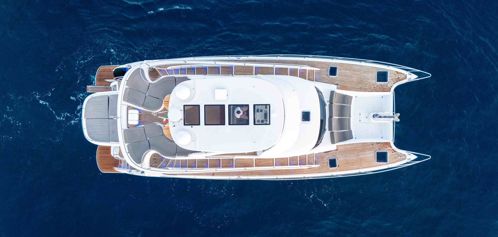 https://arconyachts.ams3.digitaloceanspaces.com/112961/conversions/large_4743024-optimize.jpg