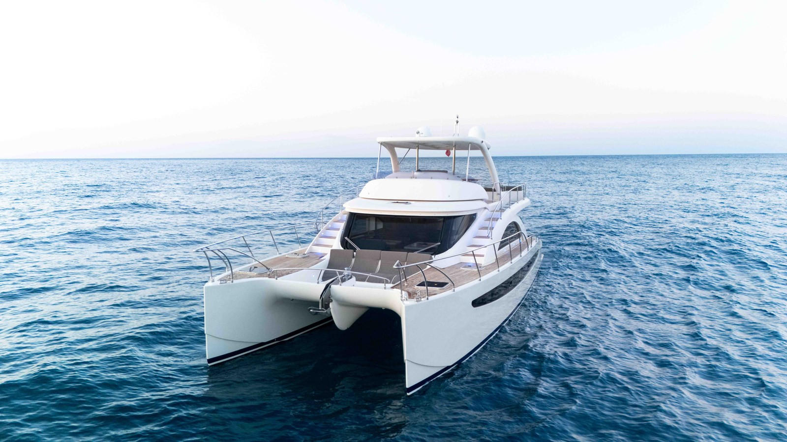 https://arconyachts.ams3.digitaloceanspaces.com/112965/conversions/large_4743026-optimize.jpg