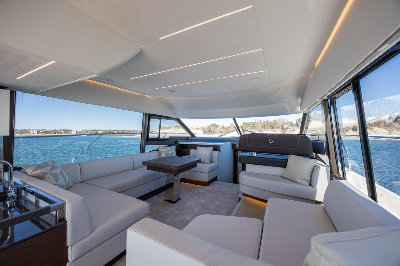 https://arconyachts.ams3.digitaloceanspaces.com/113202/conversions/large_4539398-optimize.jpg