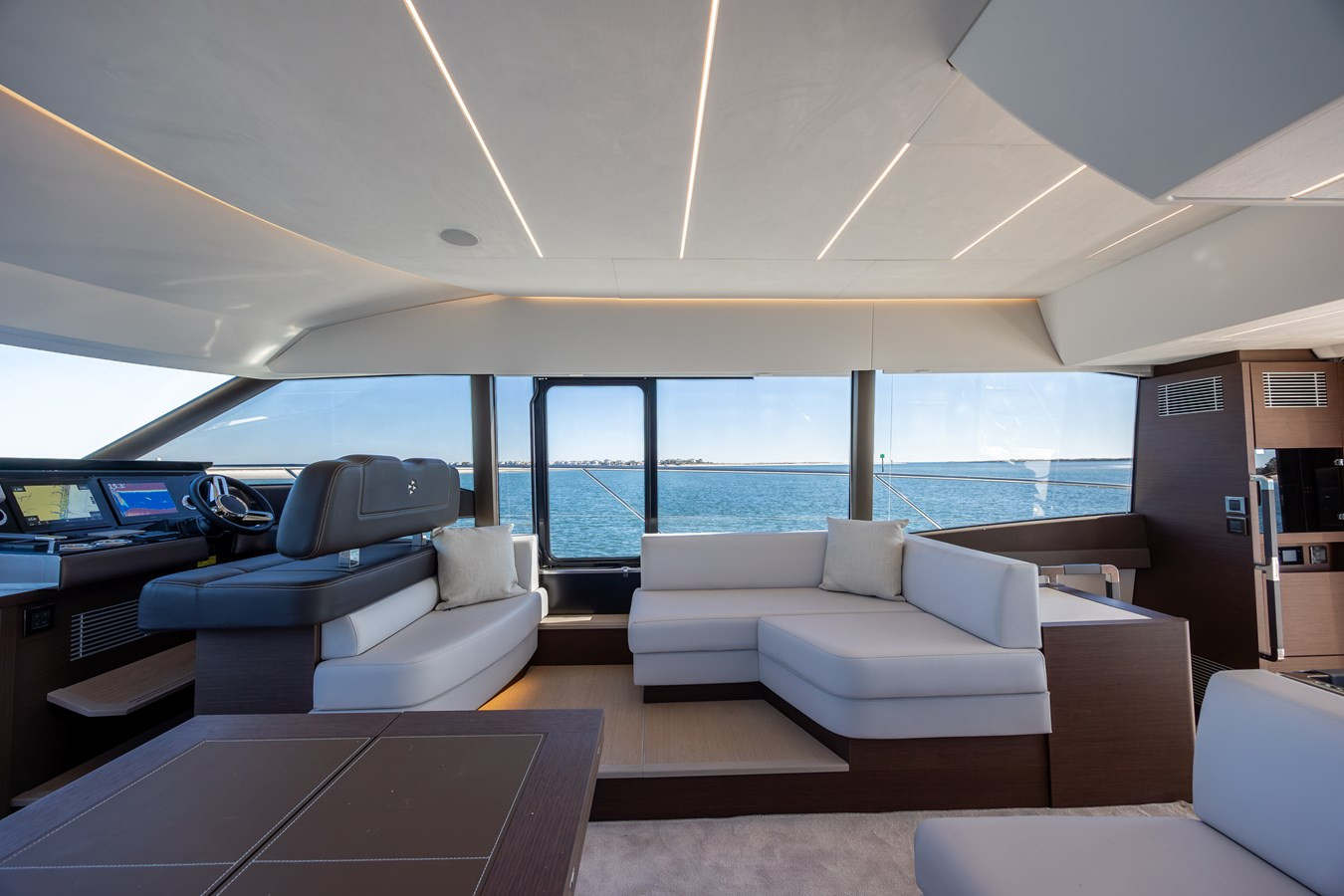 https://arconyachts.ams3.digitaloceanspaces.com/113208/conversions/large_4539400-optimize.jpg