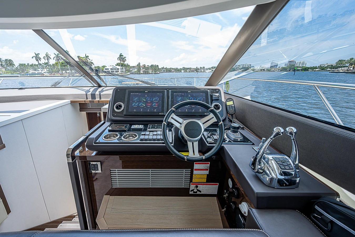 https://arconyachts.ams3.digitaloceanspaces.com/113212/conversions/large_4389400-optimize.jpg