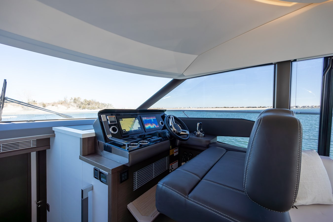 https://arconyachts.ams3.digitaloceanspaces.com/113217/conversions/large_4539403-optimize.jpg