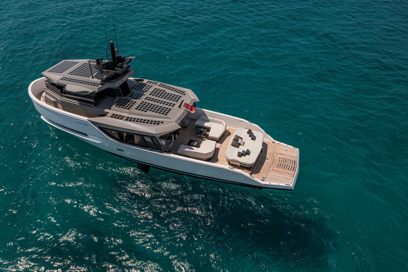 https://arconyachts.ams3.digitaloceanspaces.com/113267/conversions/large_4123628-optimize.jpg