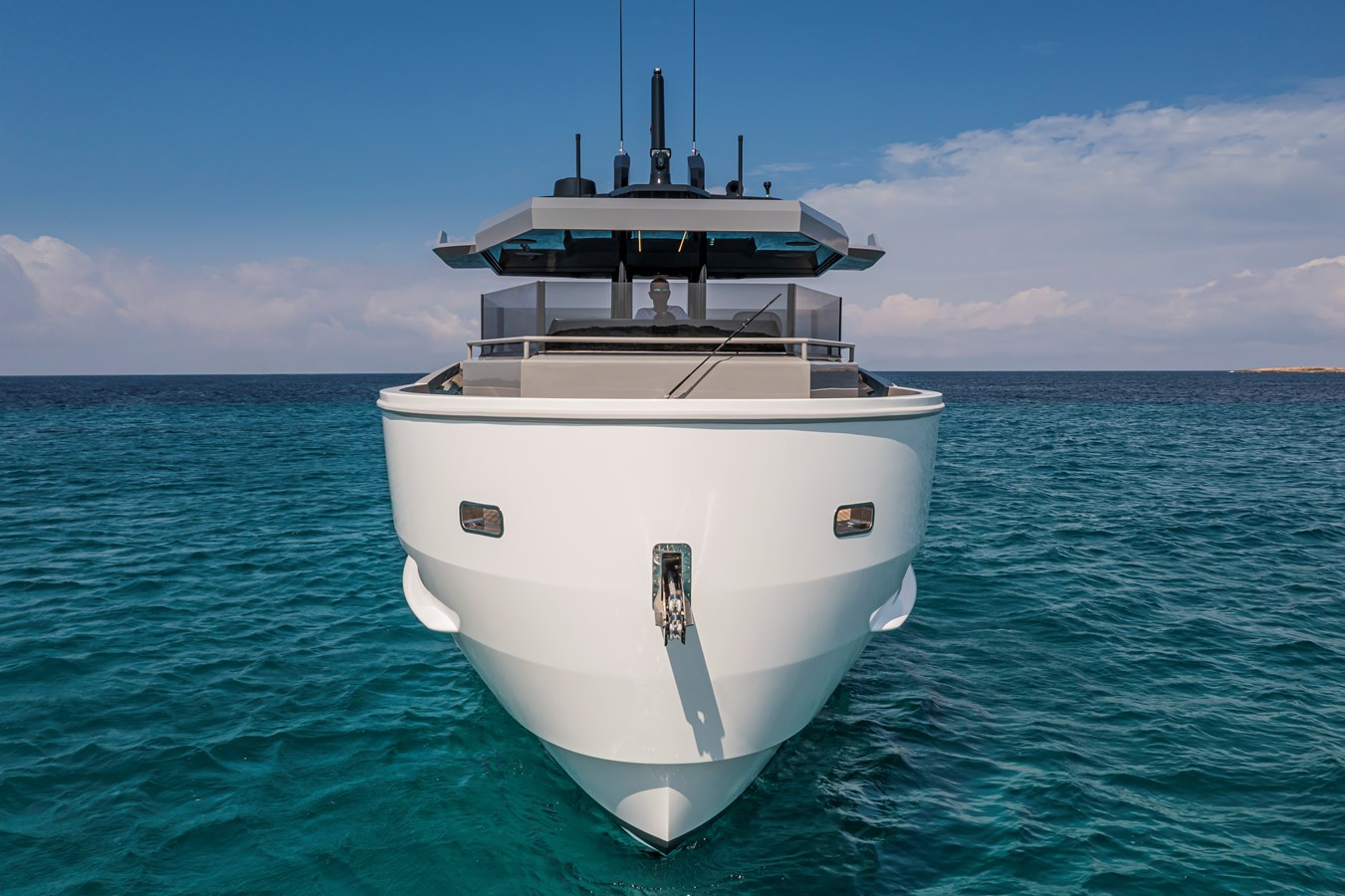 https://arconyachts.ams3.digitaloceanspaces.com/113276/conversions/large_4123635-optimize.jpg