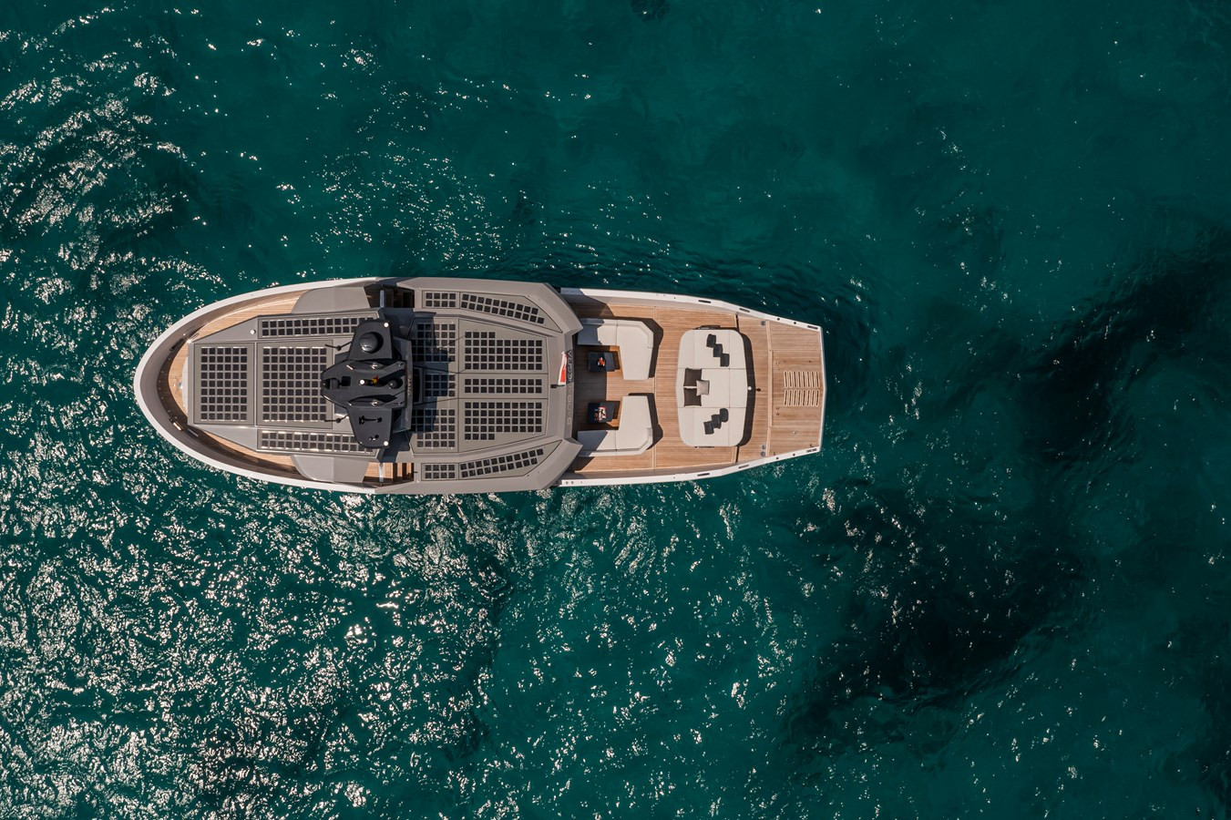 https://arconyachts.ams3.digitaloceanspaces.com/113286/conversions/large_4123645-optimize.jpg