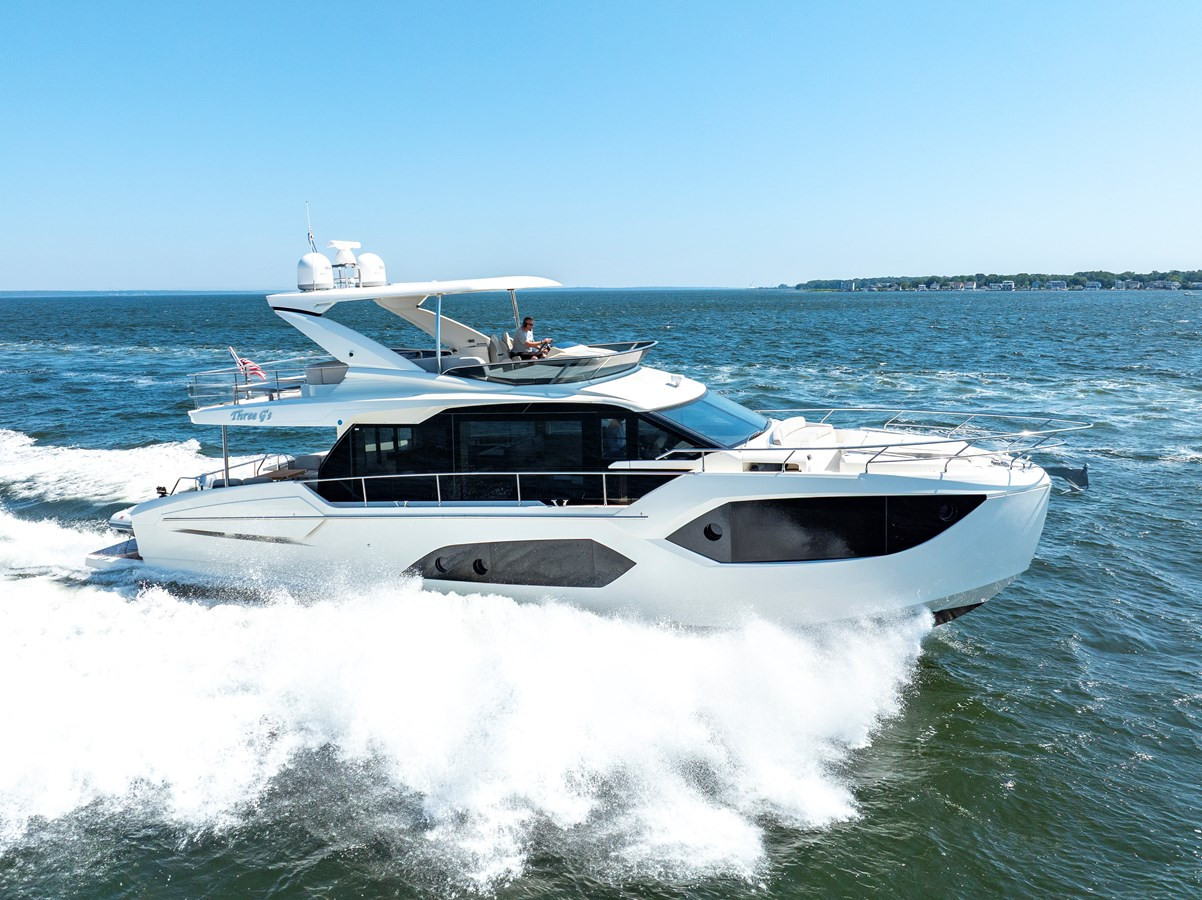 https://arconyachts.ams3.digitaloceanspaces.com/113288/conversions/large_4698660-optimize.jpg