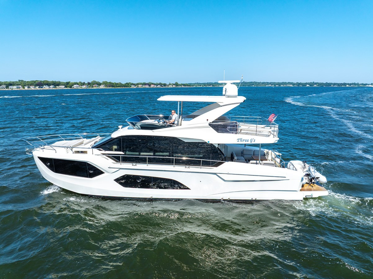 https://arconyachts.ams3.digitaloceanspaces.com/113303/conversions/large_4698664-optimize.jpg
