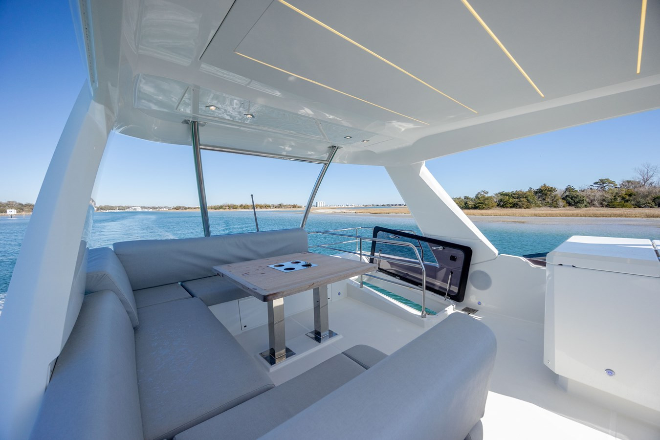 https://arconyachts.ams3.digitaloceanspaces.com/113316/conversions/large_4539499-optimize.jpg