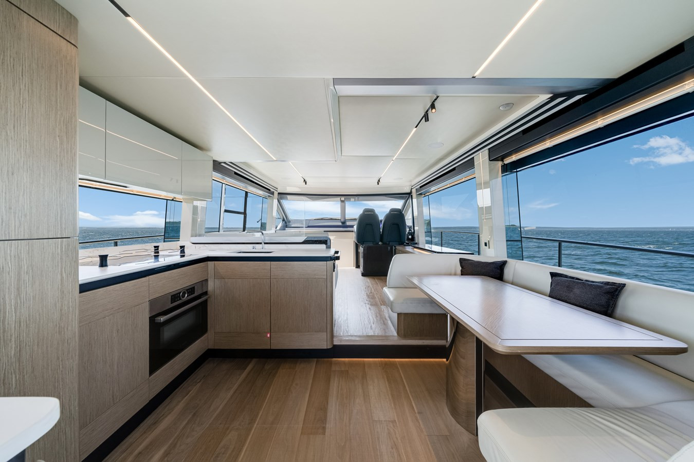 https://arconyachts.ams3.digitaloceanspaces.com/113324/conversions/large_4698670-optimize.jpg
