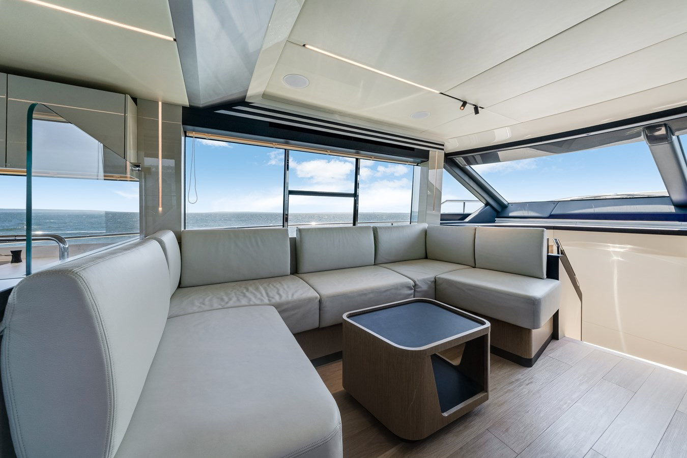 https://arconyachts.ams3.digitaloceanspaces.com/113335/conversions/large_4698675-optimize.jpg