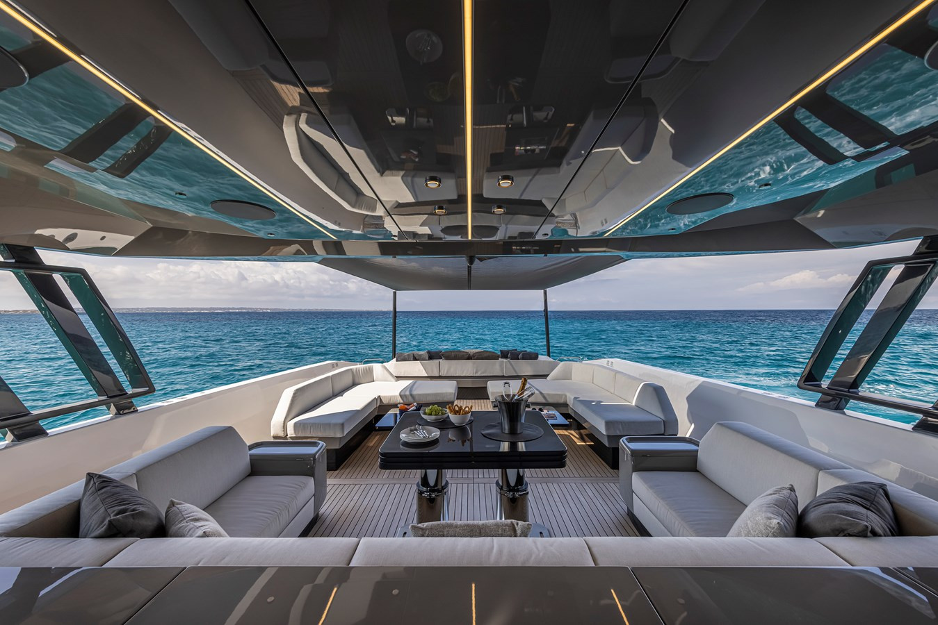 https://arconyachts.ams3.digitaloceanspaces.com/113336/conversions/large_4123664-optimize.jpg