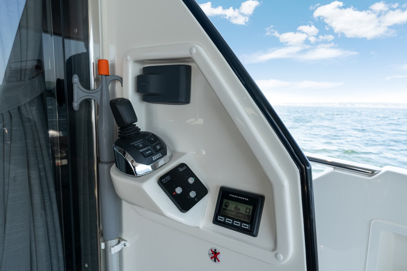 https://arconyachts.ams3.digitaloceanspaces.com/113385/conversions/large_4698696-optimize.jpg