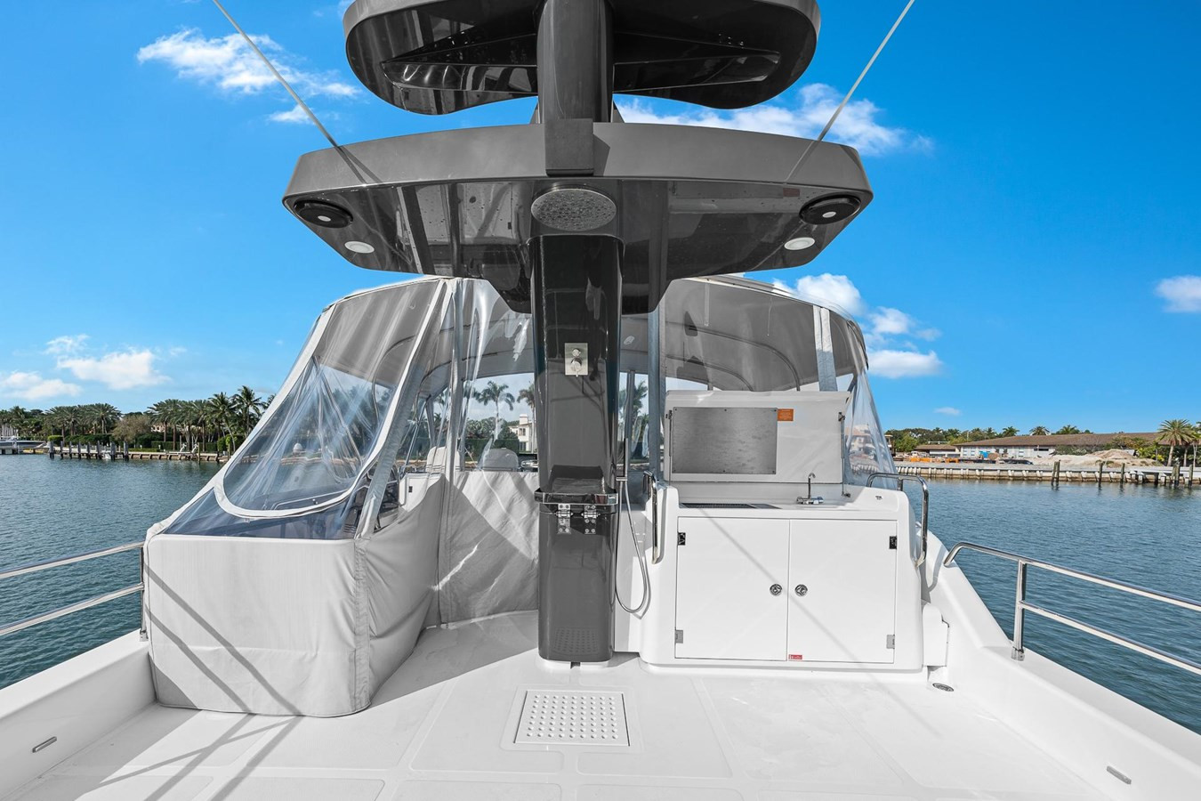 https://arconyachts.ams3.digitaloceanspaces.com/113476/conversions/large_4580352-optimize.jpg