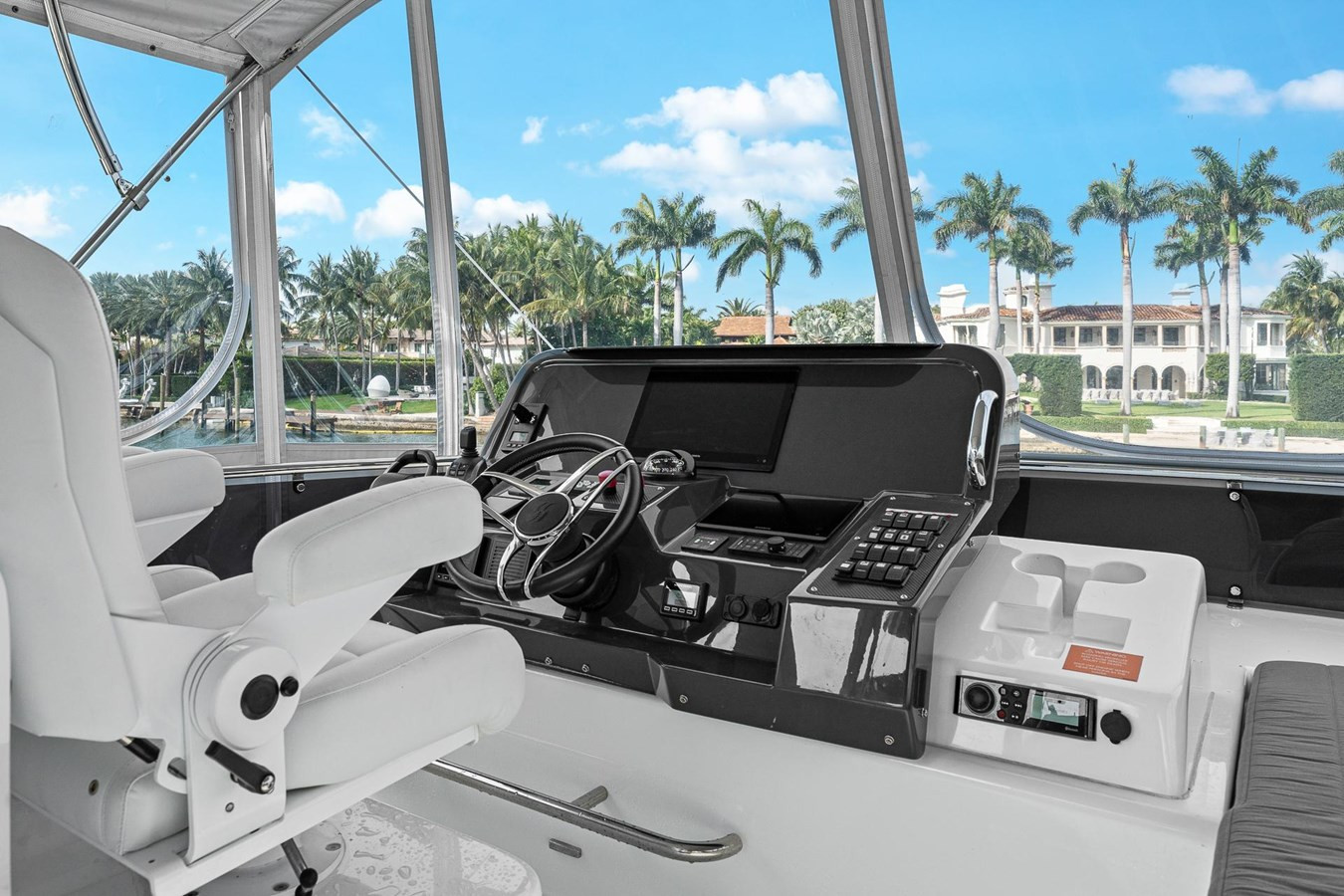 https://arconyachts.ams3.digitaloceanspaces.com/113488/conversions/large_4580356-optimize.jpg