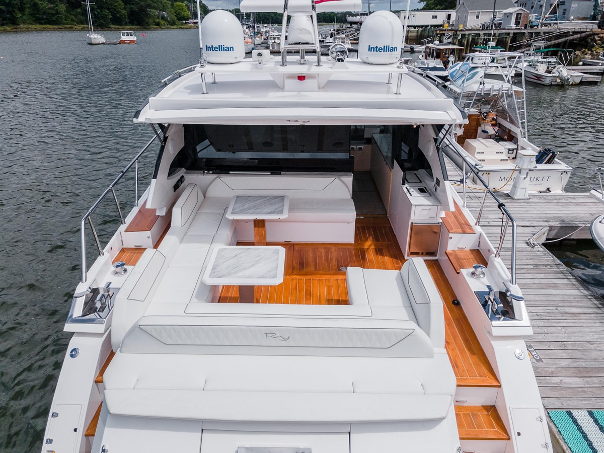 https://arconyachts.ams3.digitaloceanspaces.com/113509/conversions/large_3776216-optimize.jpg