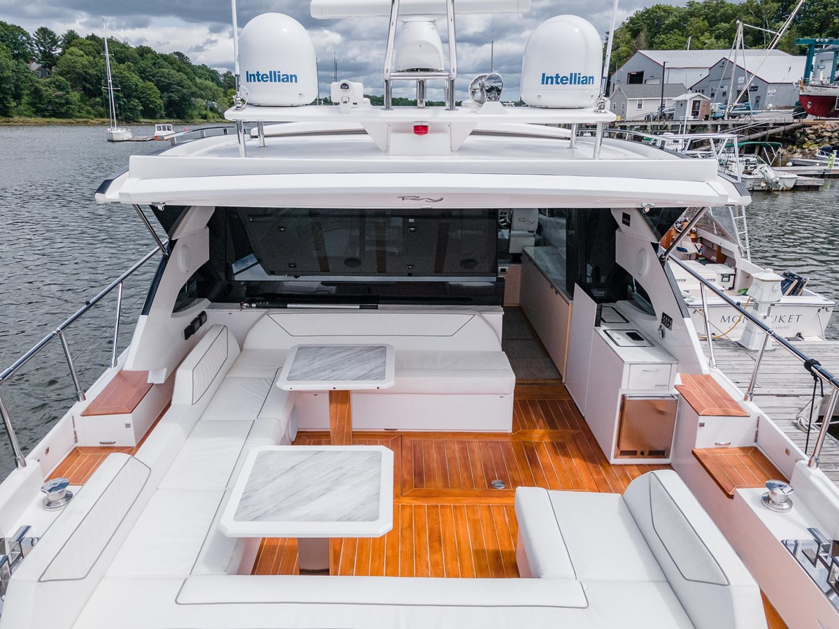 https://arconyachts.ams3.digitaloceanspaces.com/113512/conversions/large_3776217-optimize.jpg
