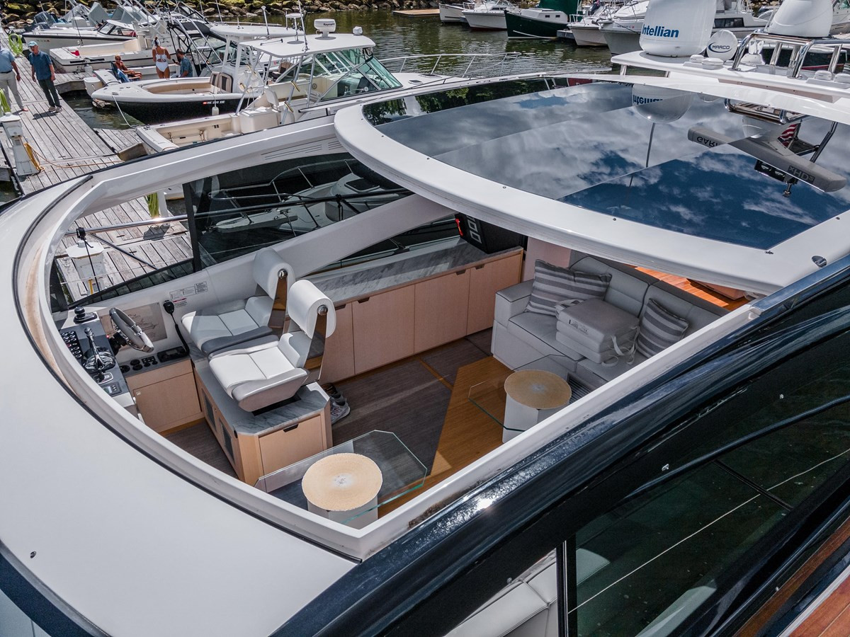 https://arconyachts.ams3.digitaloceanspaces.com/113518/conversions/large_3776219-optimize.jpg