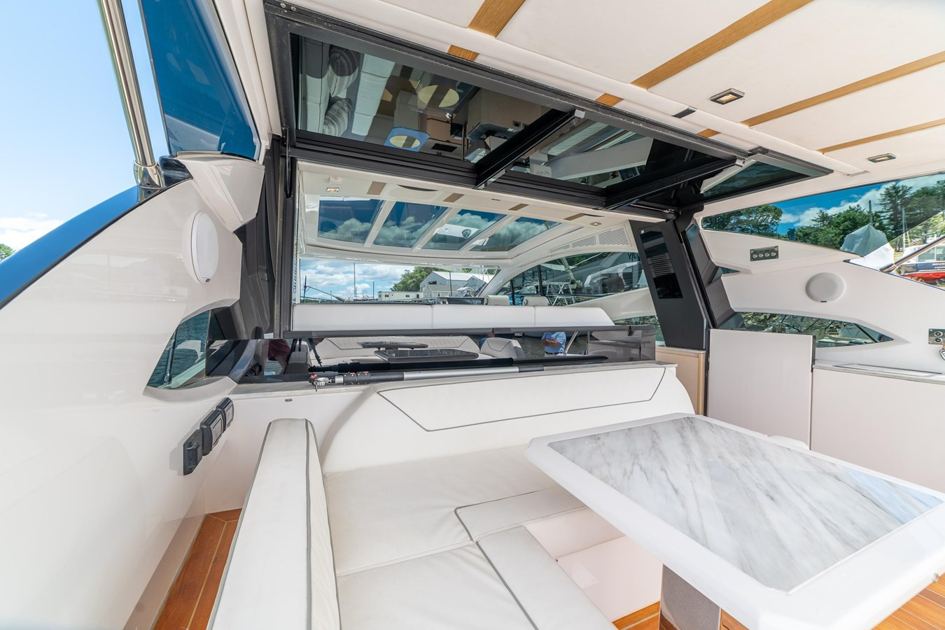 https://arconyachts.ams3.digitaloceanspaces.com/113564/conversions/large_3776234-optimize.jpg