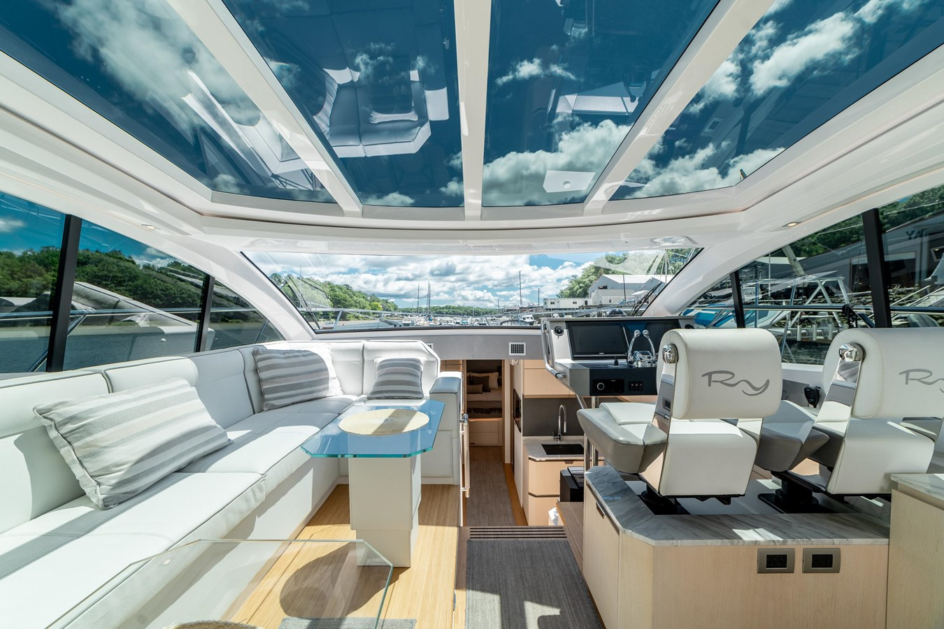 https://arconyachts.ams3.digitaloceanspaces.com/113580/conversions/large_3776240-optimize.jpg
