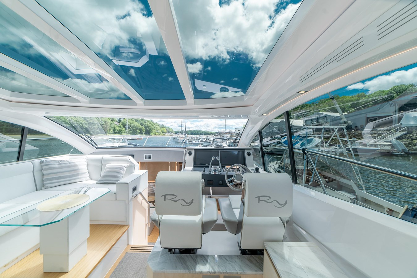 https://arconyachts.ams3.digitaloceanspaces.com/113592/conversions/large_3776244-optimize.jpg