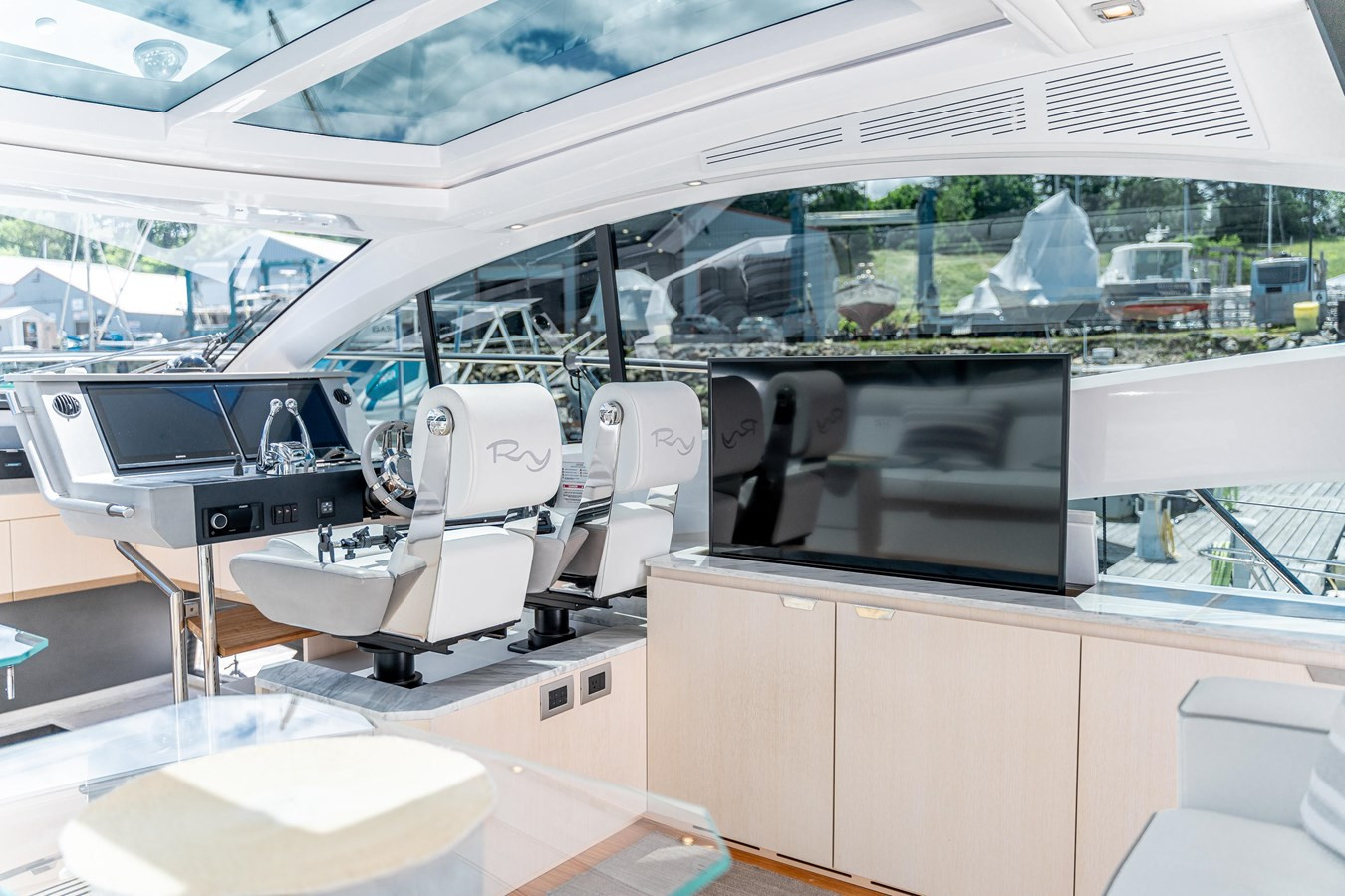 https://arconyachts.ams3.digitaloceanspaces.com/113611/conversions/large_3776253-optimize.jpg