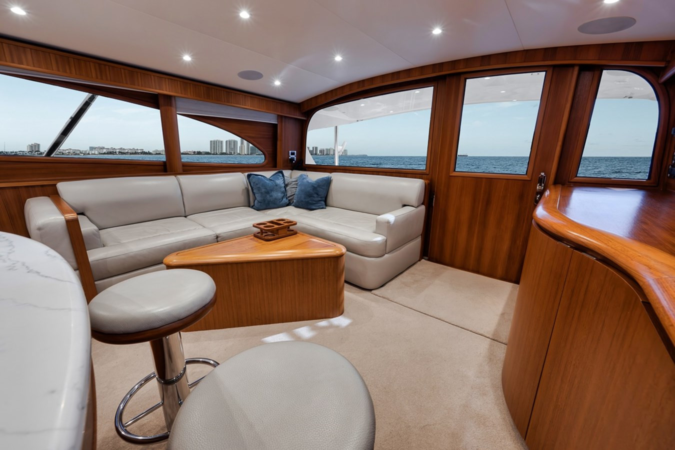https://arconyachts.ams3.digitaloceanspaces.com/113641/conversions/large_4528927-optimize.jpg