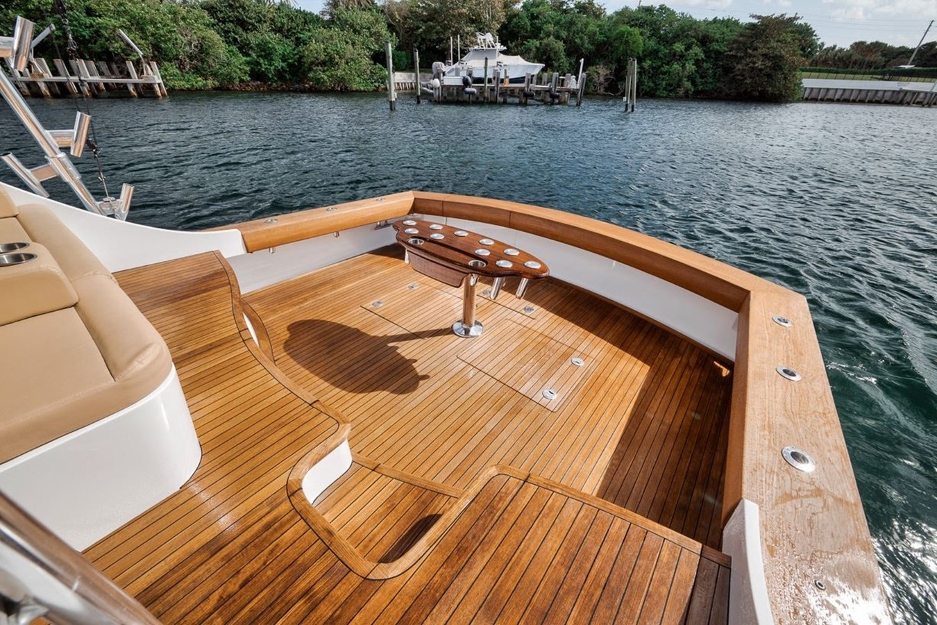 https://arconyachts.ams3.digitaloceanspaces.com/113718/conversions/large_4528889-optimize.jpg