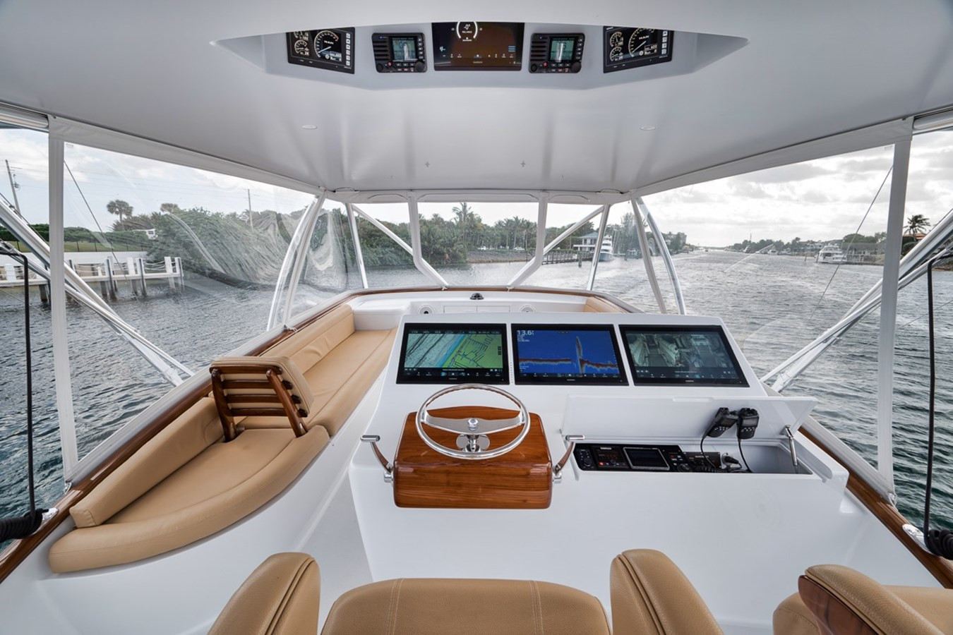 https://arconyachts.ams3.digitaloceanspaces.com/113741/conversions/large_4528906-optimize.jpg