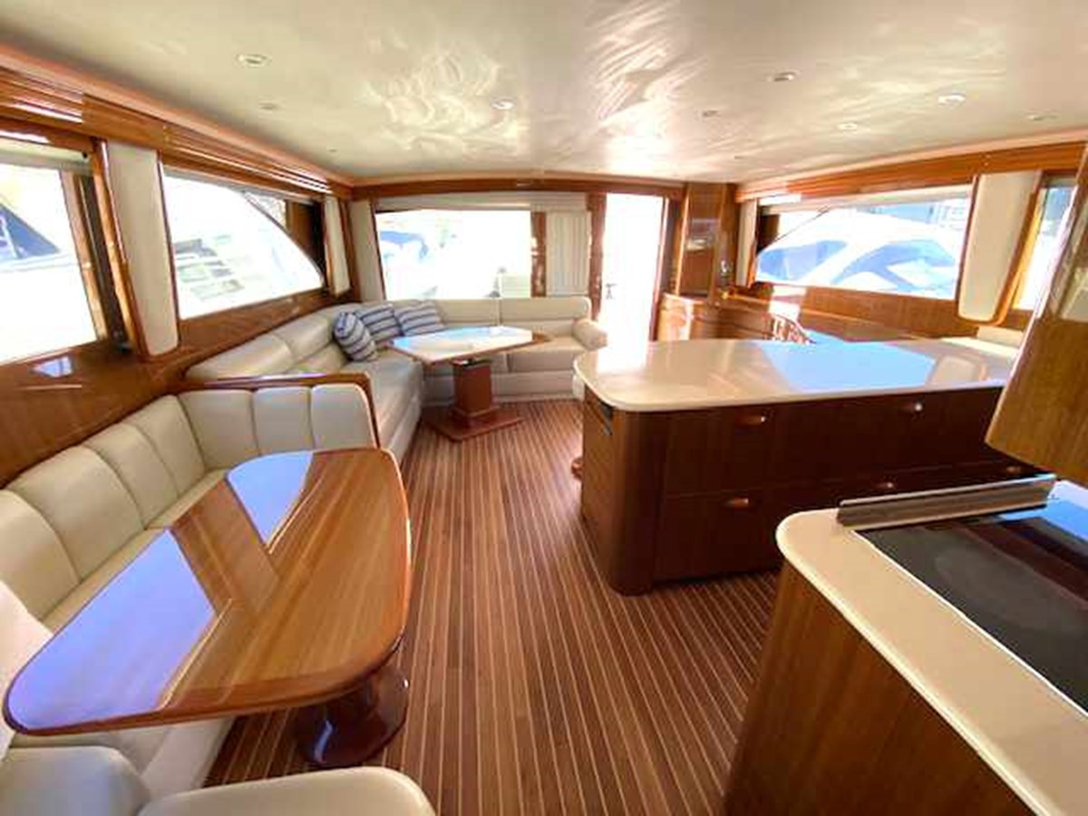 https://arconyachts.ams3.digitaloceanspaces.com/113837/conversions/large_4151841-optimize.jpg