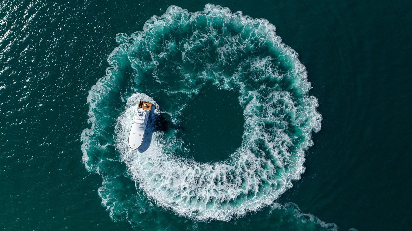 https://arconyachts.ams3.digitaloceanspaces.com/113848/conversions/large_4569051-optimize.jpg