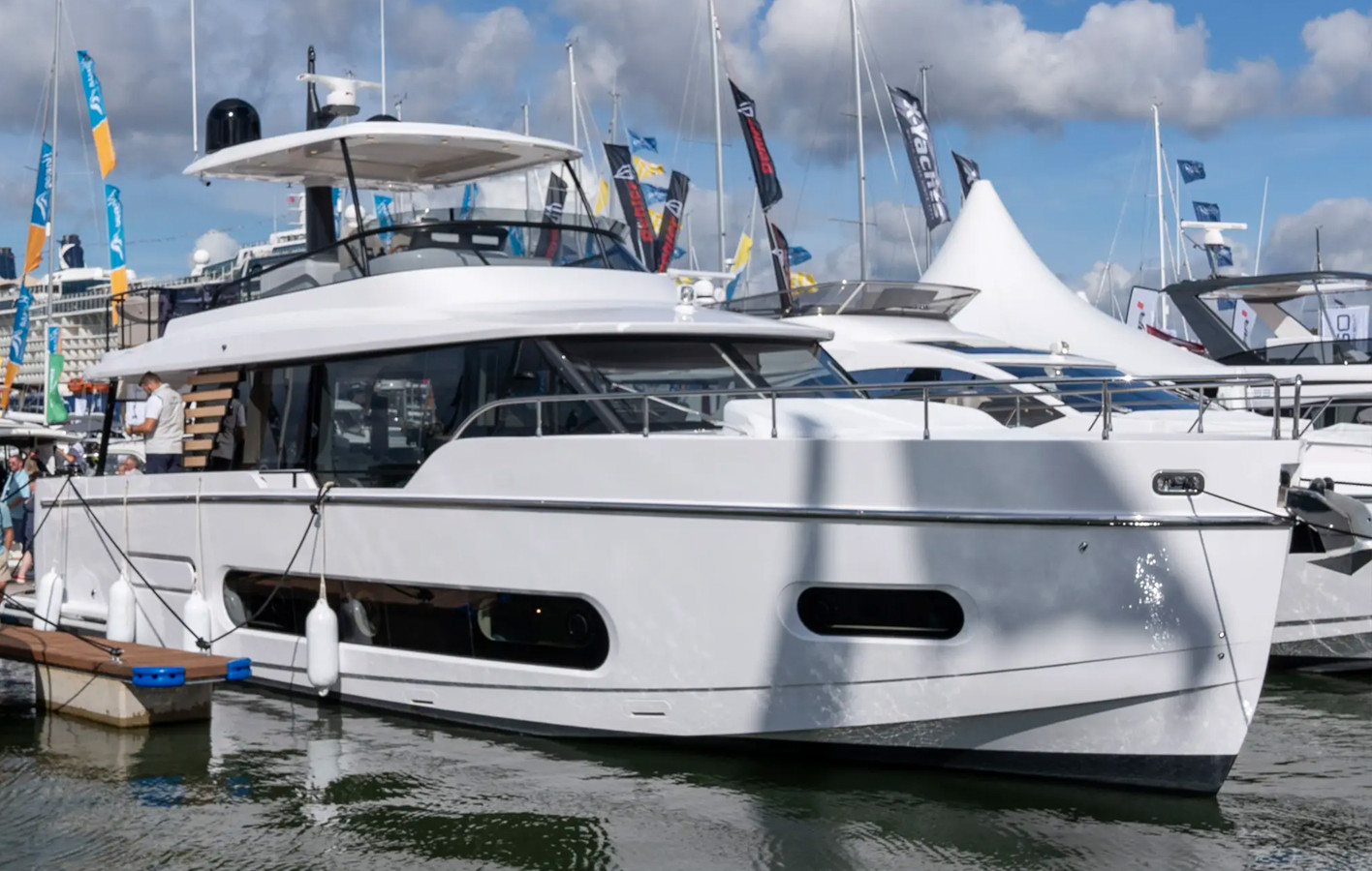 https://arconyachts.ams3.digitaloceanspaces.com/113911/conversions/large_4363411-optimize.jpg