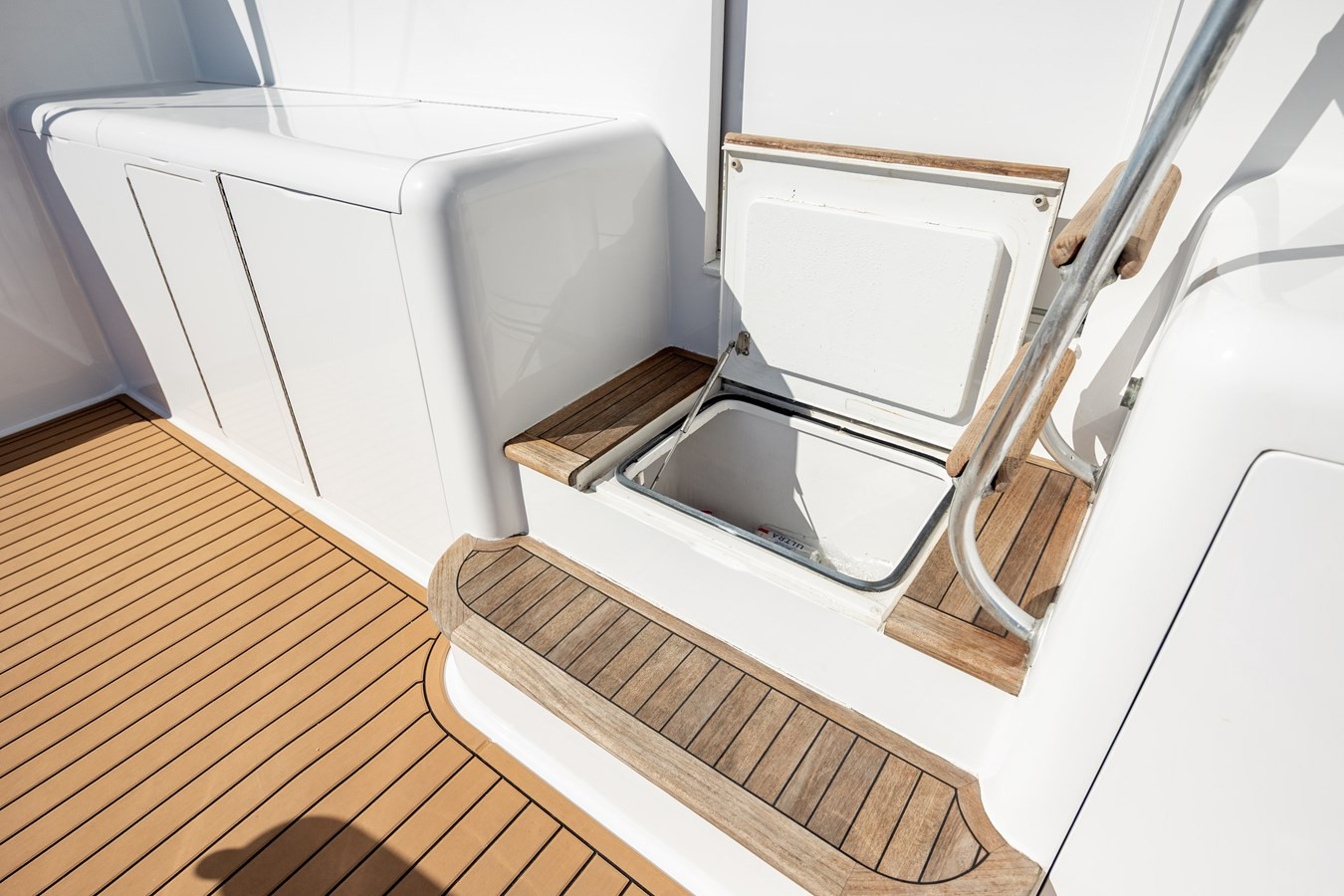 https://arconyachts.ams3.digitaloceanspaces.com/113925/conversions/large_4569081-optimize.jpg