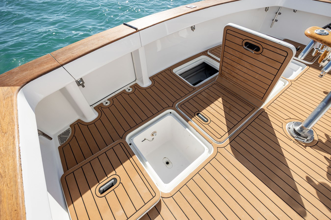 https://arconyachts.ams3.digitaloceanspaces.com/113931/conversions/large_4569083-optimize.jpg