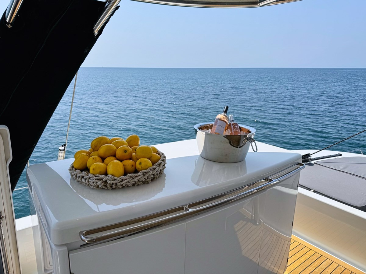 https://arconyachts.ams3.digitaloceanspaces.com/113958/conversions/large_4177093-optimize.jpg