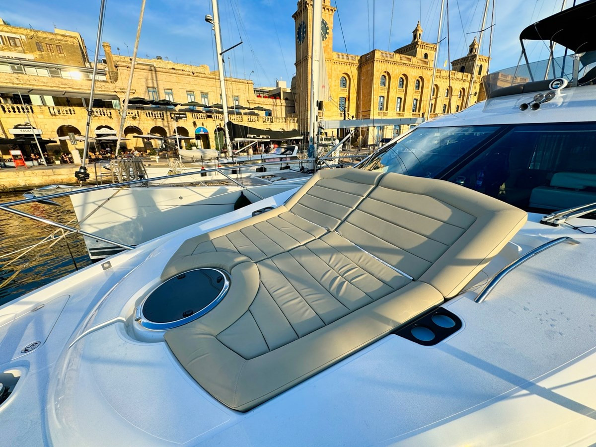https://arconyachts.ams3.digitaloceanspaces.com/114005/conversions/large_4430875-optimize.jpg