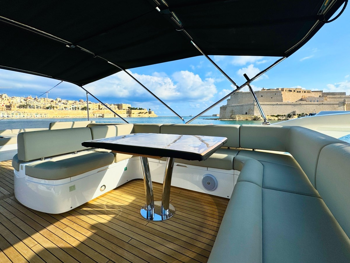 https://arconyachts.ams3.digitaloceanspaces.com/114014/conversions/large_4430884-optimize.jpg