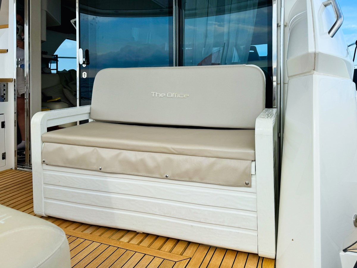 https://arconyachts.ams3.digitaloceanspaces.com/114035/conversions/large_4430903-optimize.jpg