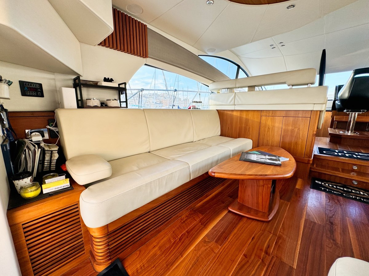 https://arconyachts.ams3.digitaloceanspaces.com/114041/conversions/large_4430982-optimize.jpg