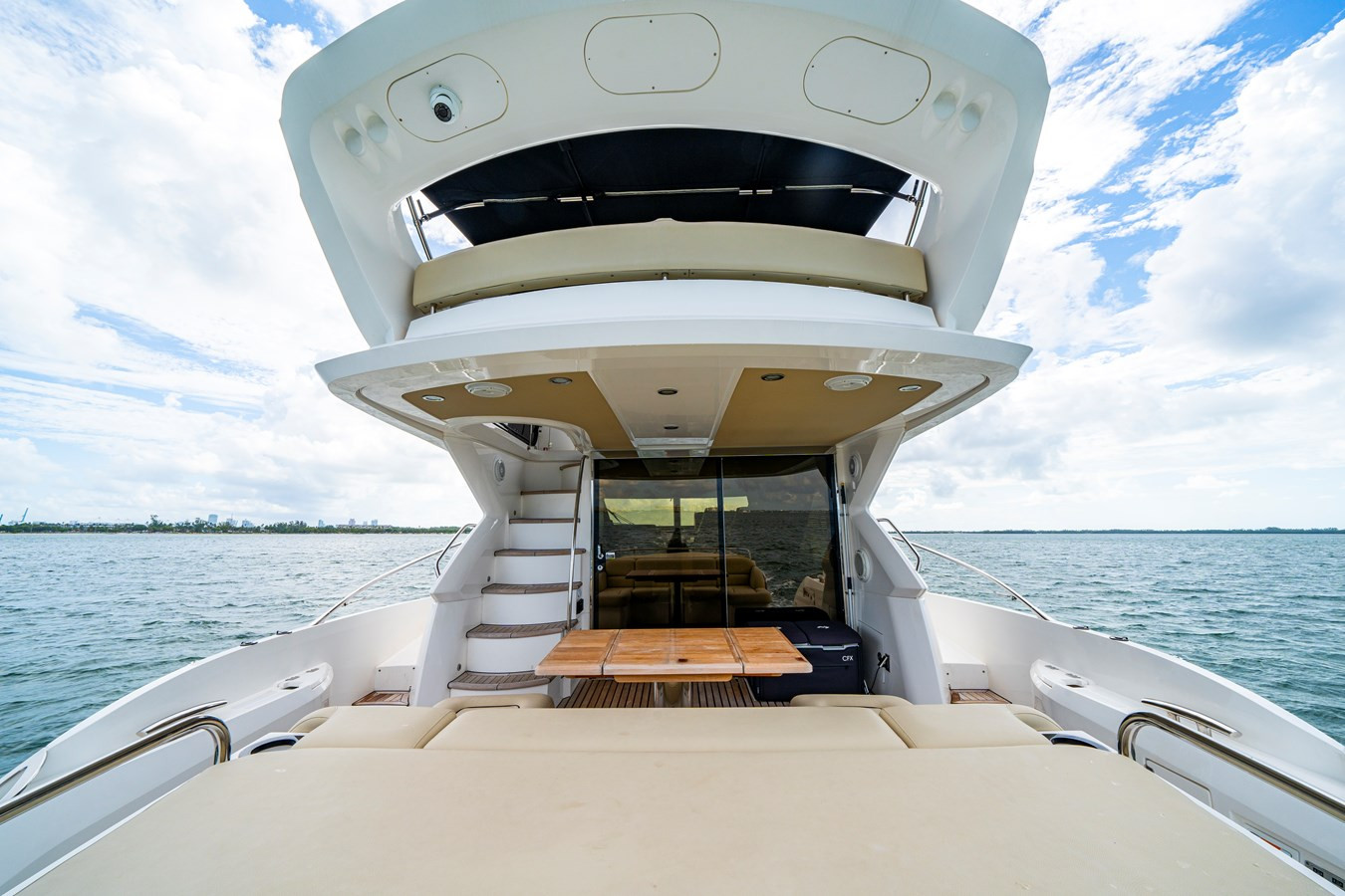 https://arconyachts.ams3.digitaloceanspaces.com/114055/conversions/large_4320819-optimize.jpg