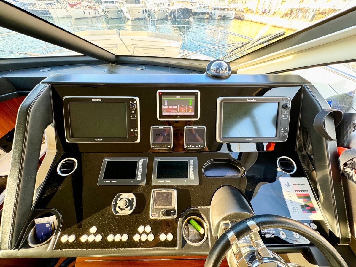 https://arconyachts.ams3.digitaloceanspaces.com/114072/conversions/large_4430997-optimize.jpg
