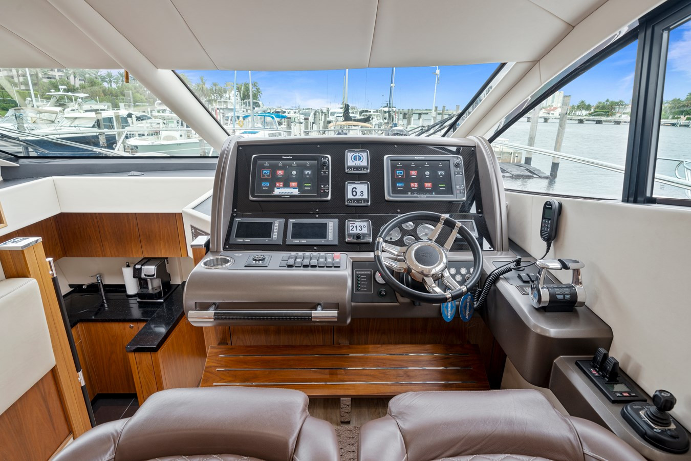 https://arconyachts.ams3.digitaloceanspaces.com/114082/conversions/large_4320825-optimize.jpg
