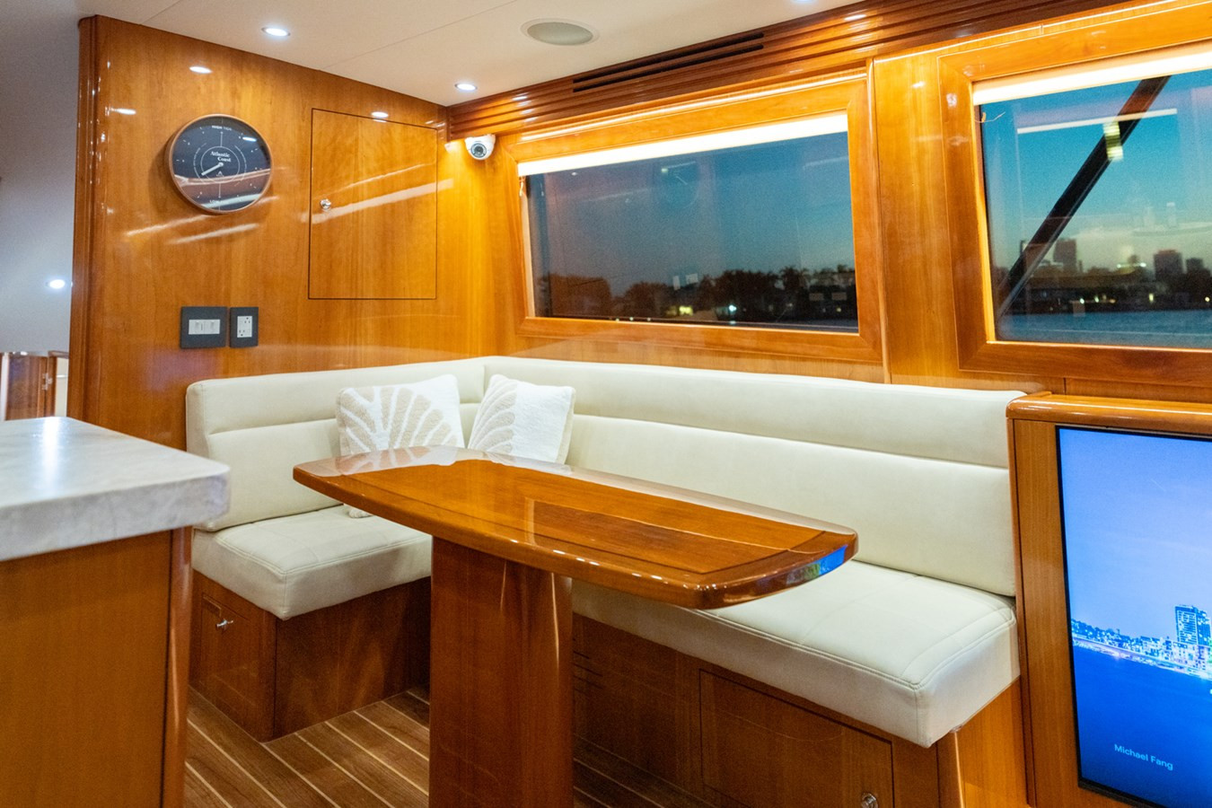 https://arconyachts.ams3.digitaloceanspaces.com/114124/conversions/large_4680121-optimize.jpg