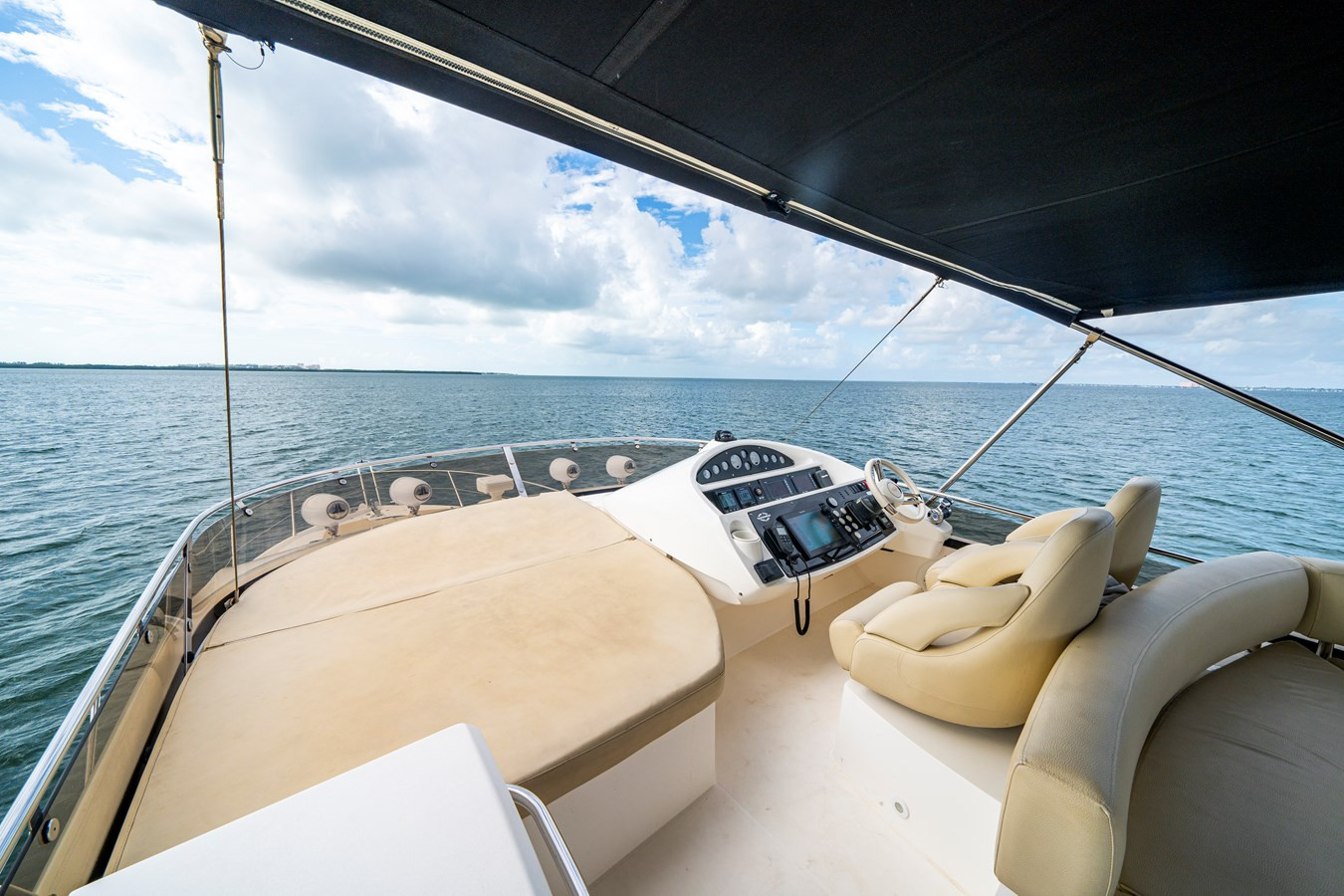 https://arconyachts.ams3.digitaloceanspaces.com/114134/conversions/large_4321052-optimize.jpg