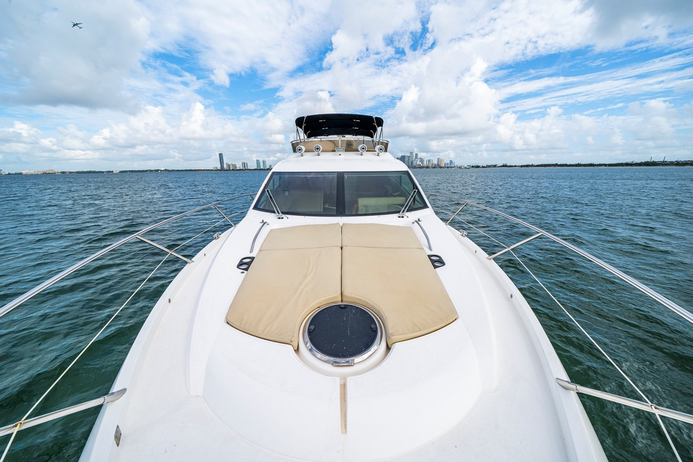 https://arconyachts.ams3.digitaloceanspaces.com/114154/conversions/large_4321059-optimize.jpg