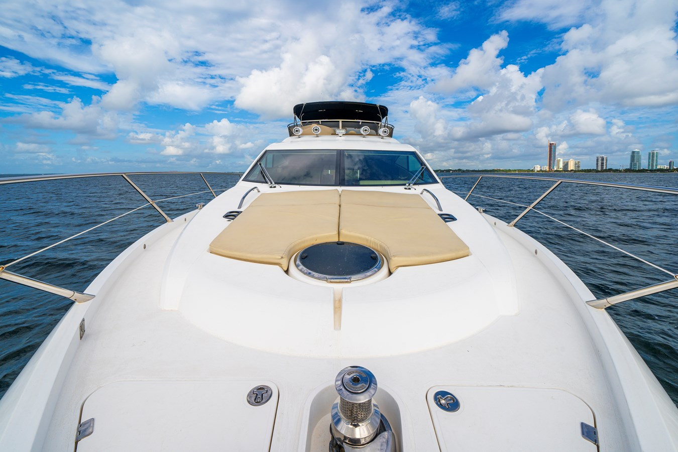https://arconyachts.ams3.digitaloceanspaces.com/114157/conversions/large_4321058-optimize.jpg