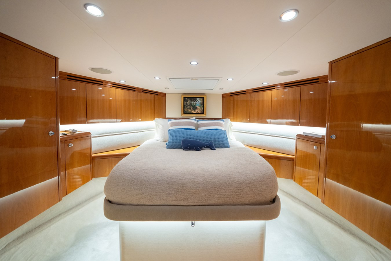 https://arconyachts.ams3.digitaloceanspaces.com/114171/conversions/large_4680137-optimize.jpg