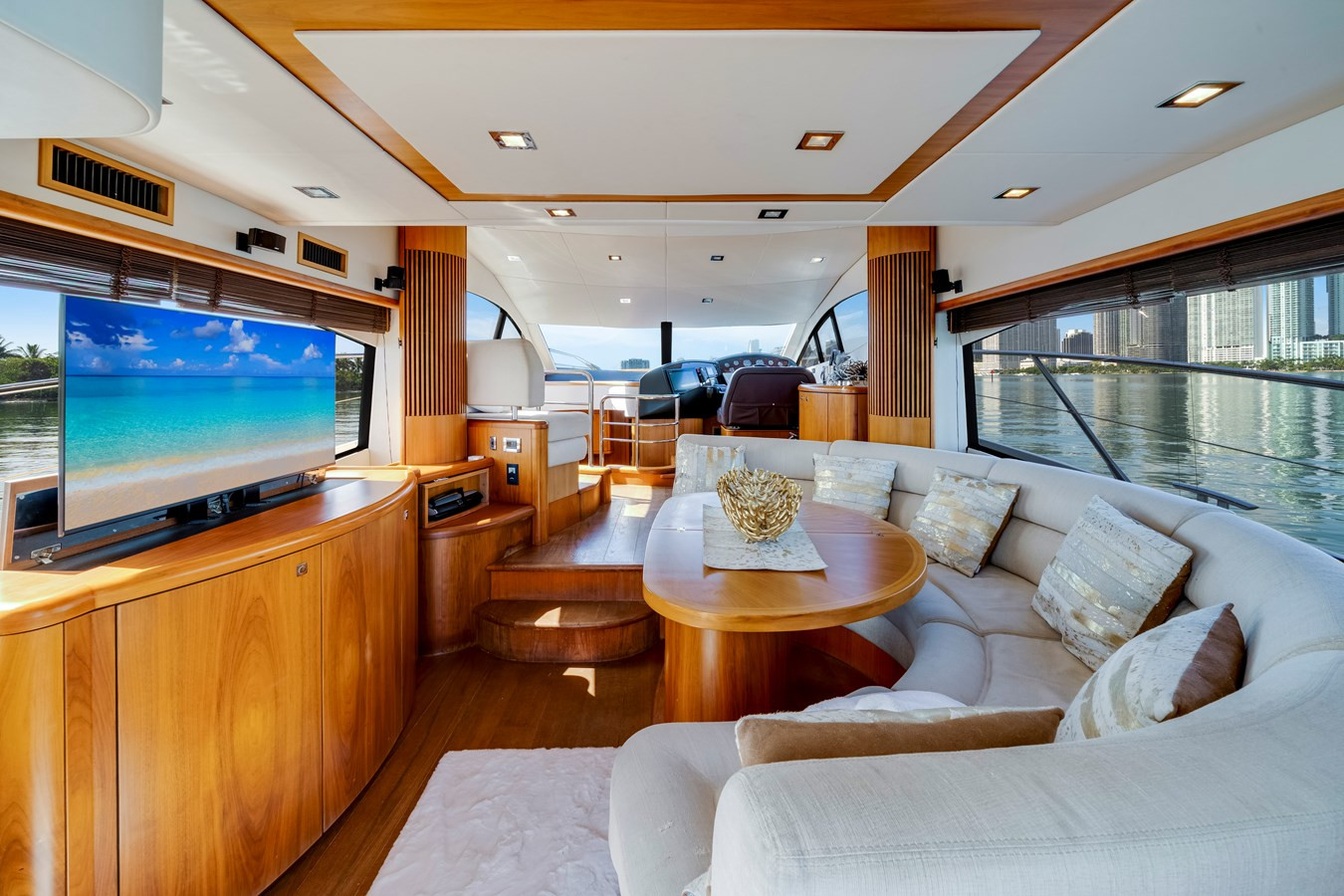 https://arconyachts.ams3.digitaloceanspaces.com/114187/conversions/large_4812625-optimize.jpg