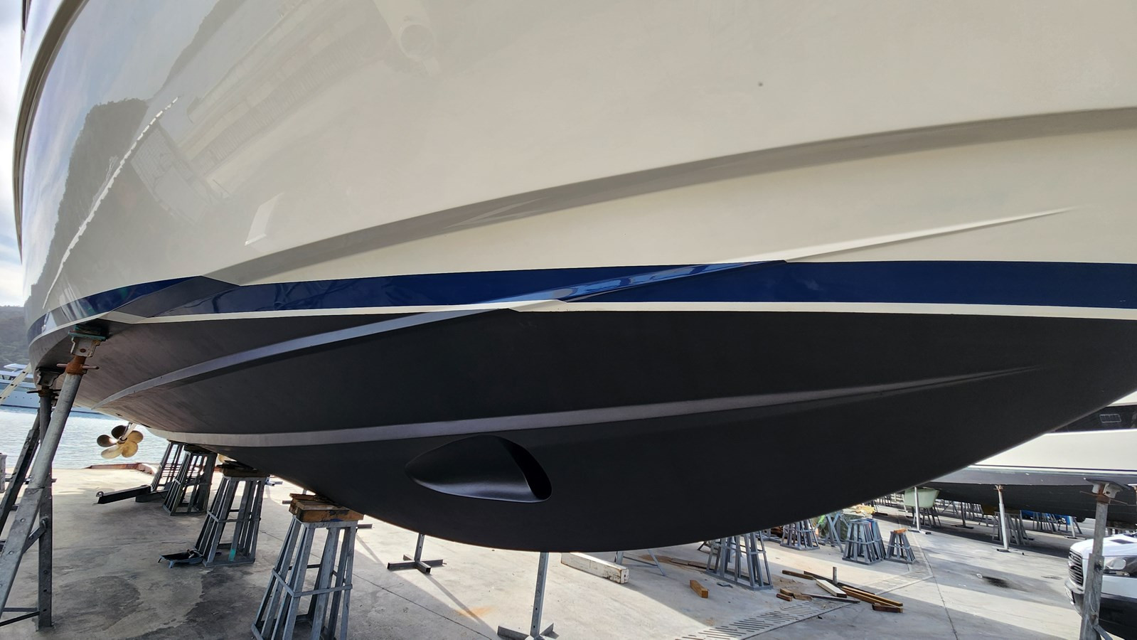 https://arconyachts.ams3.digitaloceanspaces.com/114194/conversions/large_4108289-optimize.jpg